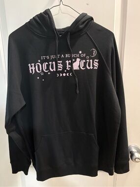 Torrid Hocus Pocus Hoodie NWT Size 00 M/L Halloween Graphic Pullover